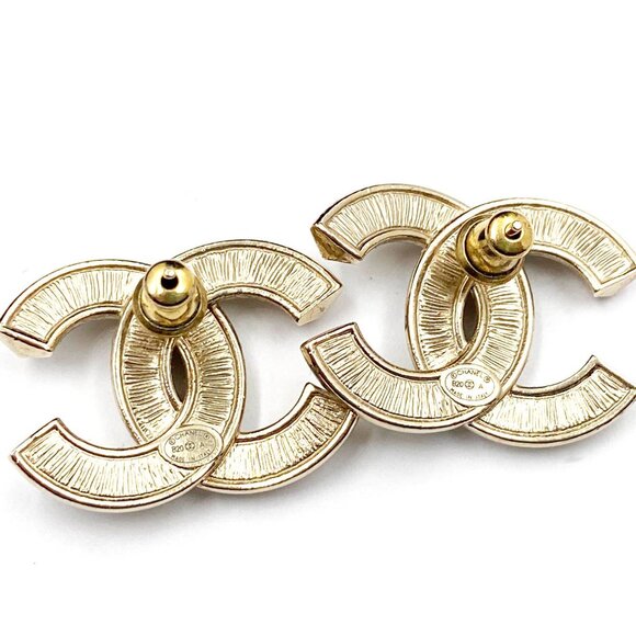Chanel Classic Gold CC  Pearl Crystal Large Piercing Earrings - Picture 4 of 4